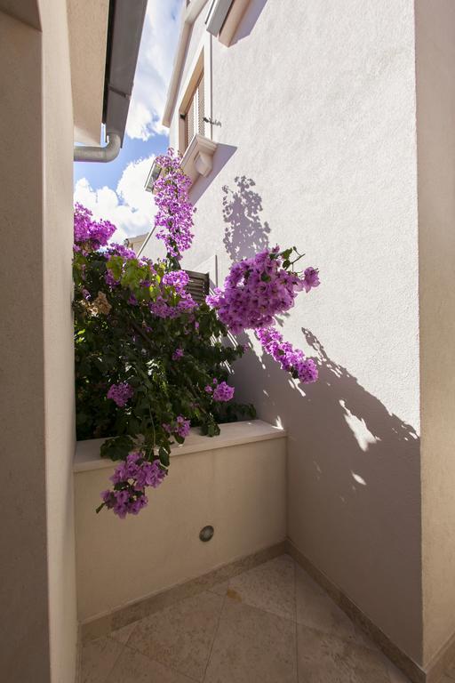 Apartments Benika Bol Luaran gambar