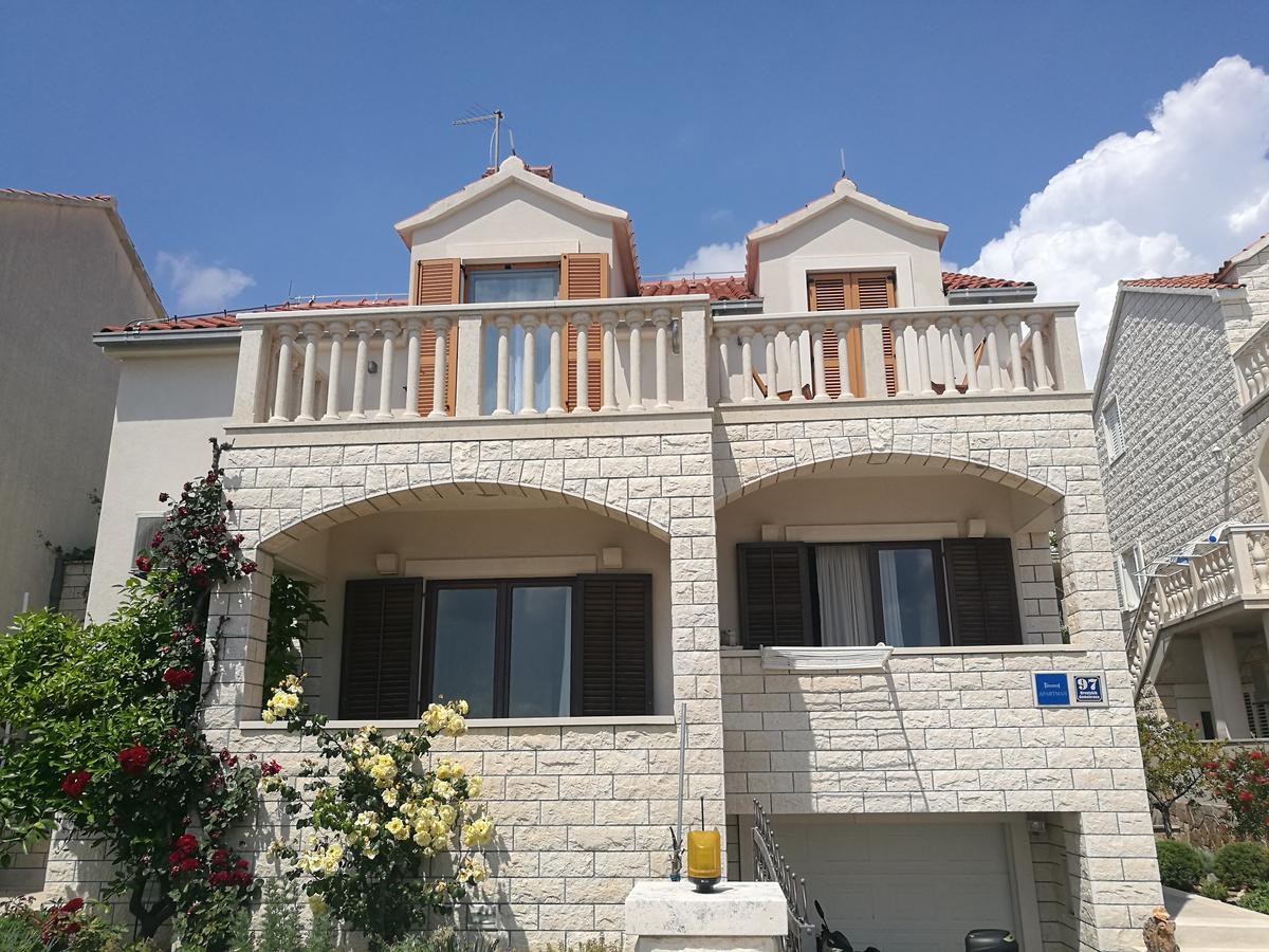 Apartments Benika Bol Luaran gambar